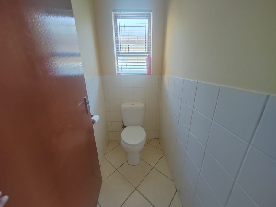 2 Bedroom Property for Sale in Silversands Western Cape